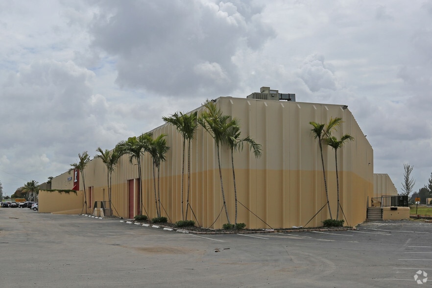 More Photos Of 9202-9210 NW 106th St, Medley Warehouse For Lease