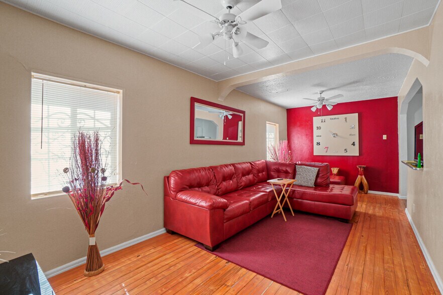 More Photos Of 10108 Socorro Dr, El Paso General Retail For Sale