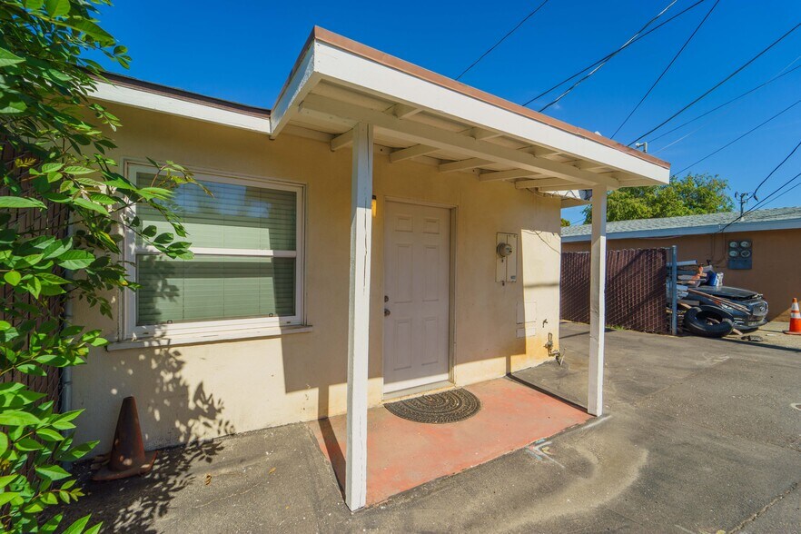 More Photos Of 919 E Grand Ave, Escondido Medical For Sale