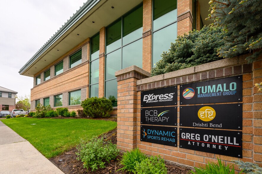 More Photos Of 296 SW Columbia St, Bend Office For Sale