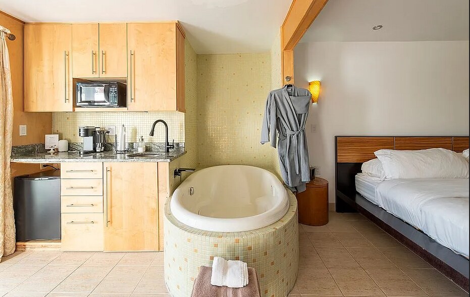 More Photos Of 236 Pinecrest Rd, Woodland Park Hospitality For Sale