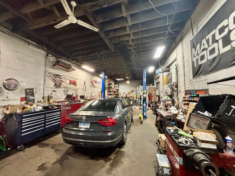 More Photos Of 28 Stone St, Stamford Industrial For Sale