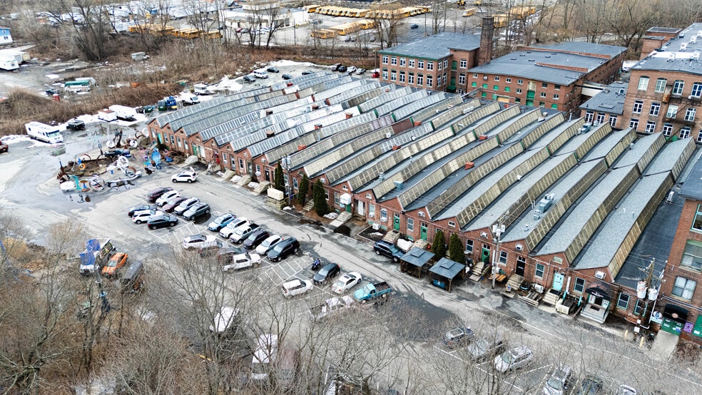 More Photos Of 560 Mineral Spring Ave, Pawtucket Warehouse For Lease