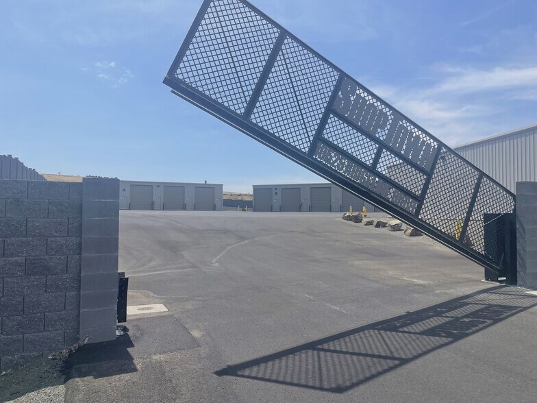 Primary Photo Of 10525 Ridgeline Dr, Kennewick Self Storage For Lease