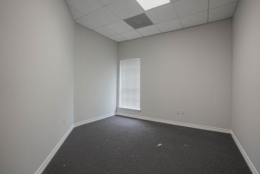 More Photos Of 14721 Pebble Bend Dr, Houston Medical For Lease