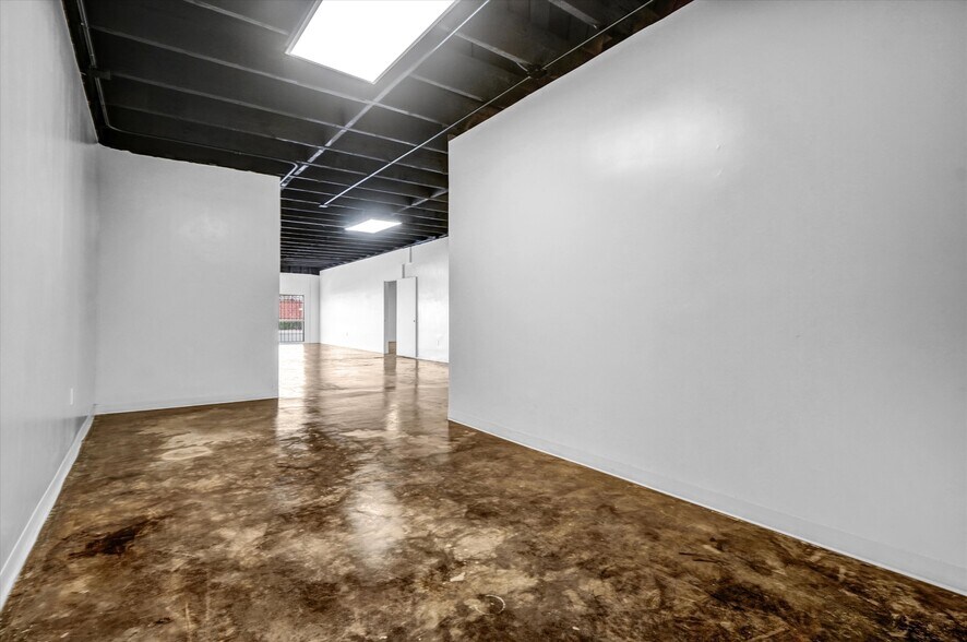 More Photos Of 520 W Pacific Coast Hwy, Long Beach Flex For Sale