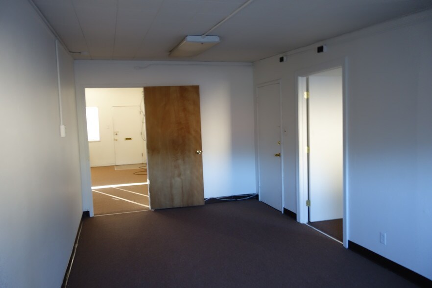 More Photos Of 2048-2050 Dunlap Dr, South Lake Tahoe Office For Lease