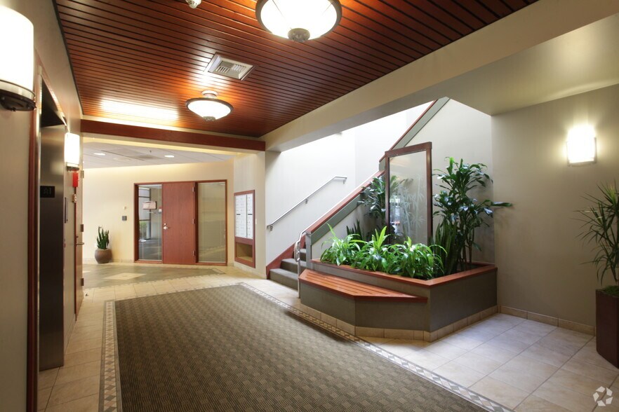More Photos Of 320 Andover Park E, Tukwila Medical For Lease