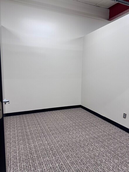 More Photos Of 2403 Nash Blvd, Council Bluffs Freestanding For Lease