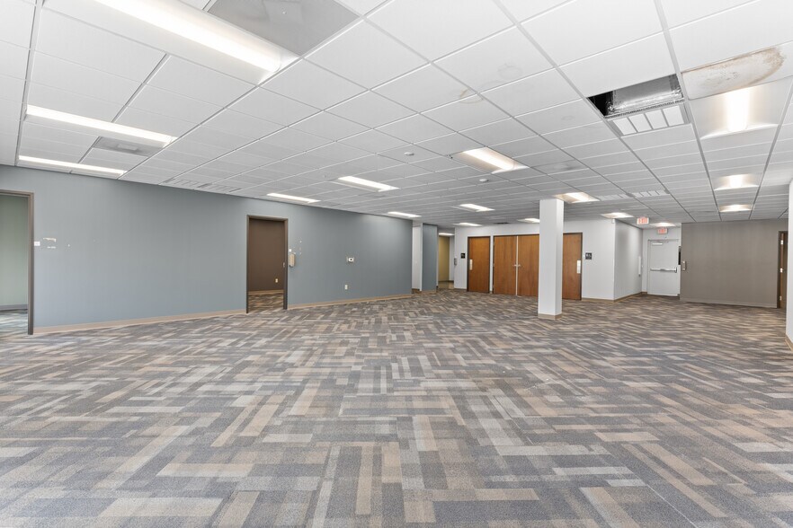 More Photos Of 8637 Fredericksburg Rd, San Antonio Storefront Retail Office For Lease