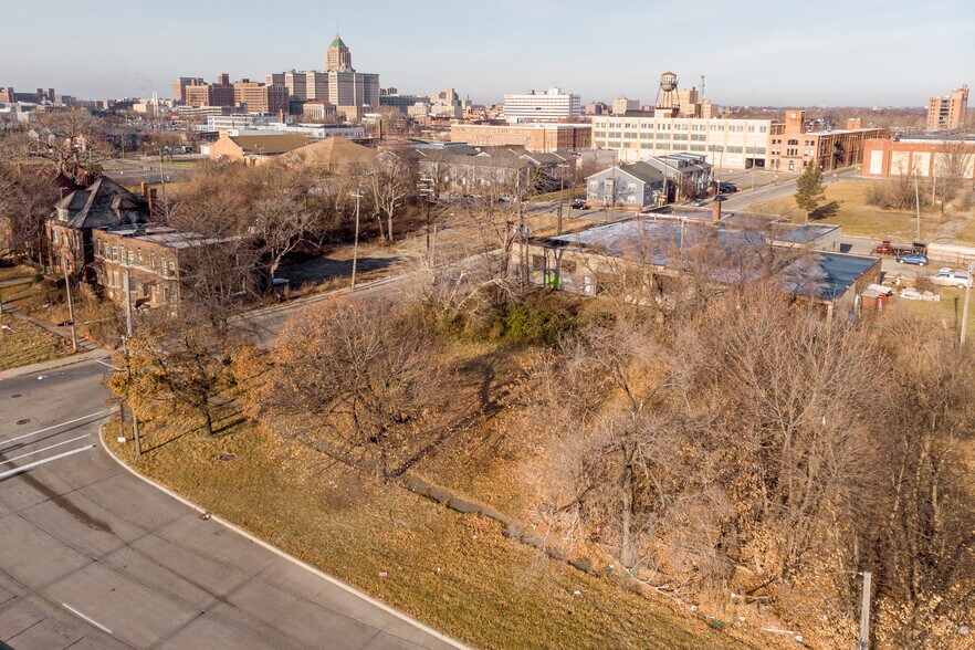 More Photos Of 503 E Edsel Ford Rd, Detroit Land For Sale