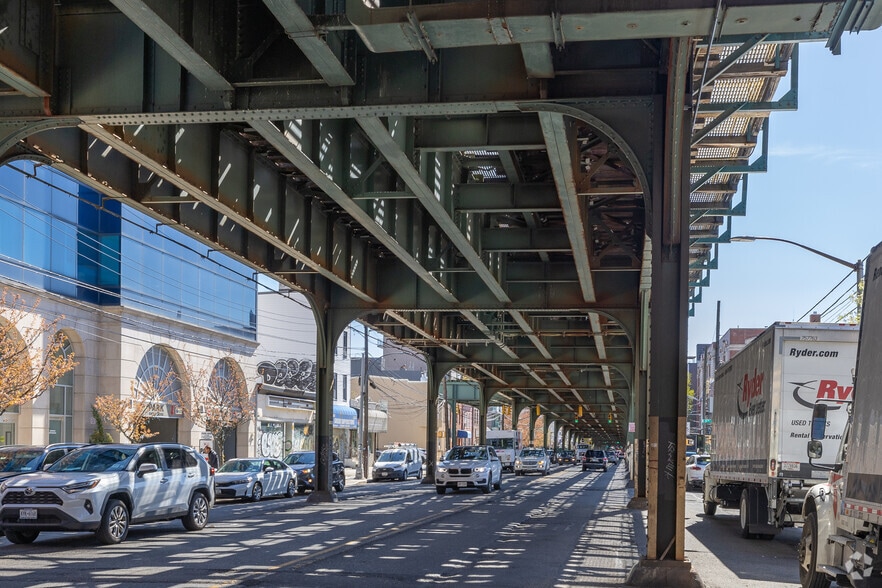More Photos Of 23-25 31st St, Astoria Medical For Lease