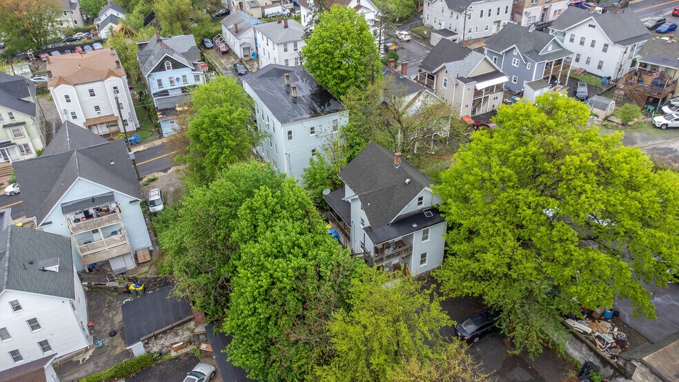 More Photos Of 46 Washington St, Waterbury Apartments For Sale