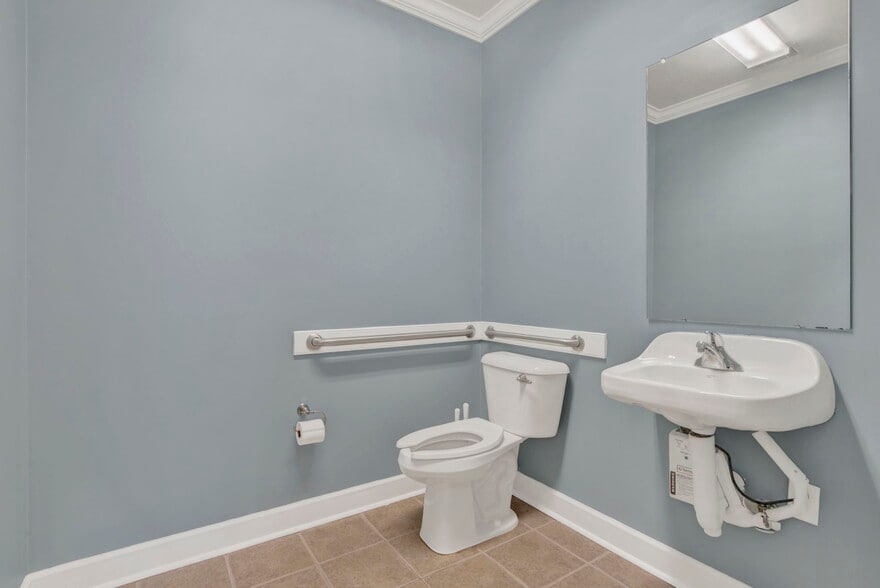 More Photos Of 9100 White Bluff Rd, Savannah Office For Sale