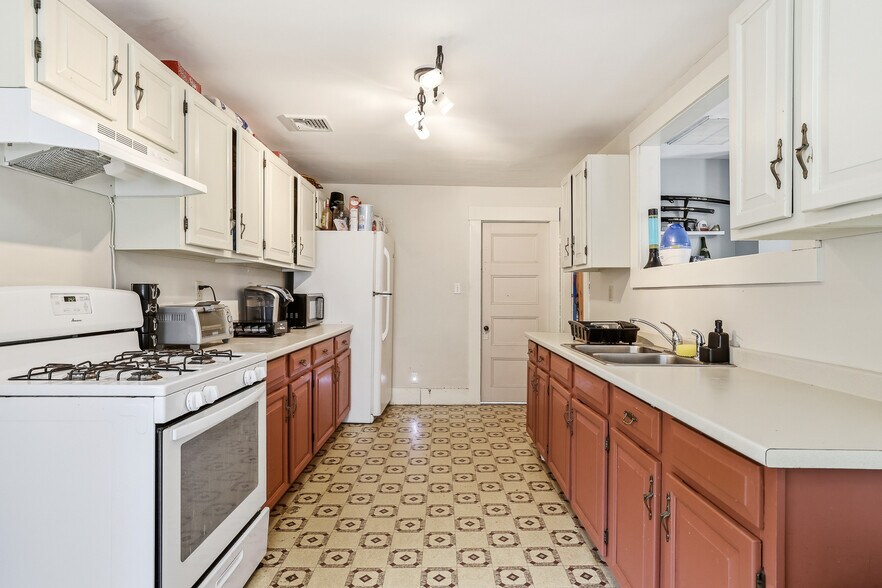 More Photos Of 1 Old Manchester Rd, Raymond Multifamily For Sale