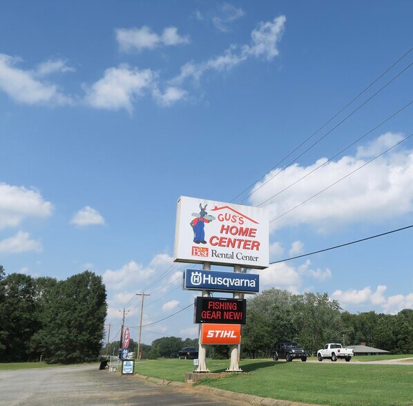 More Photos Of 1303-1311 Anderson St, Belton General Retail For Lease