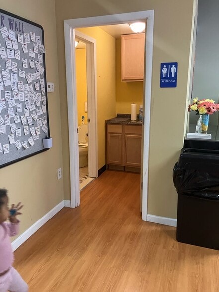 More Photos Of 1540 Pointer Ridge Pl, Bowie Office For Sale