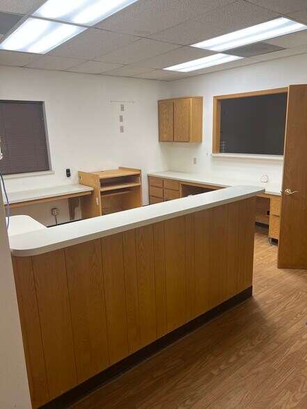 More Photos Of 8307 California City Blvd, California City Office For Sale