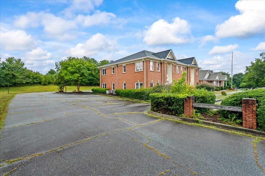 More Photos Of 883 Commerce Dr SW, Conyers Office For Lease