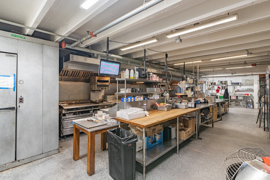 More Photos Of 115 NW 6th St, Fort Lauderdale General Retail For Lease