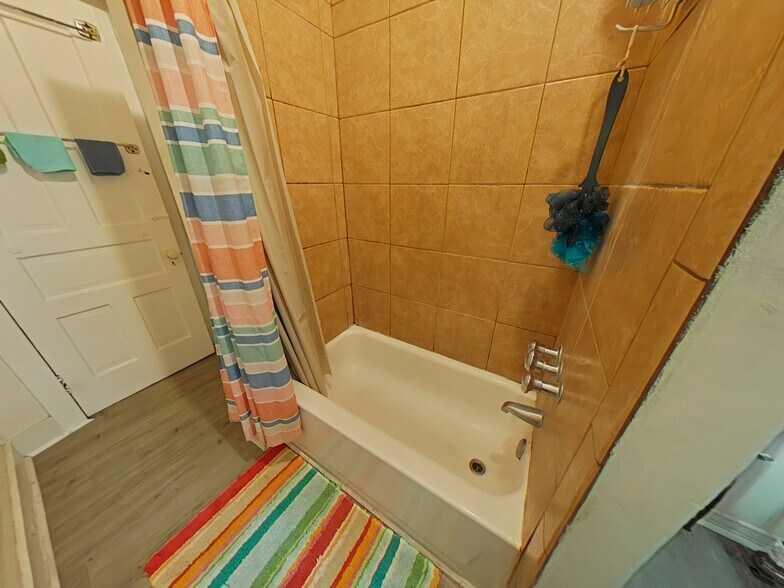 More Photos Of 202 Macdade Blvd, Collingdale Apartments For Sale