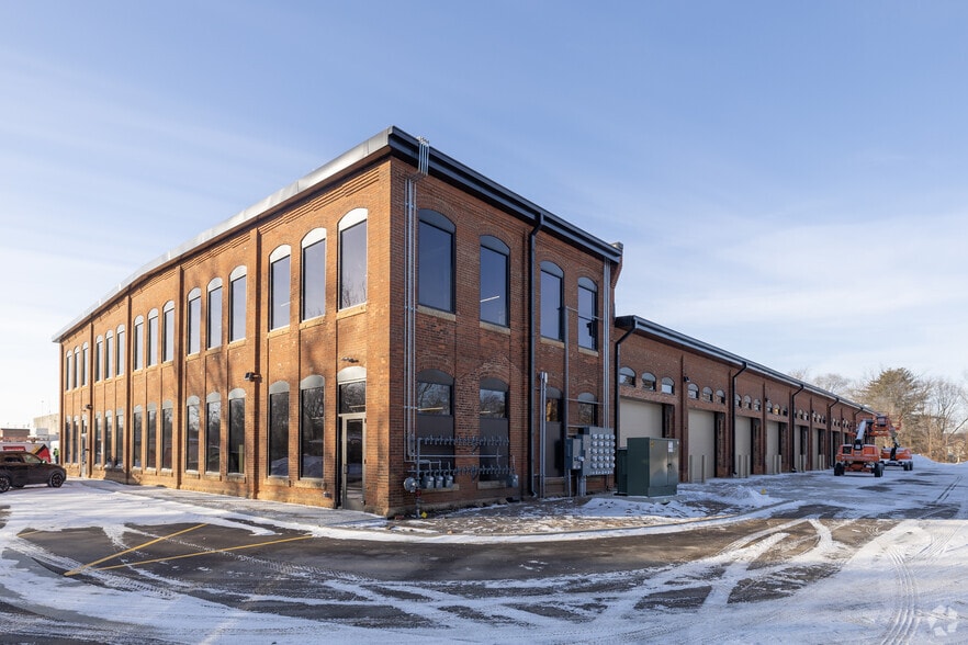 More Photos Of 207 Monroe St N, Hudson Warehouse For Sale