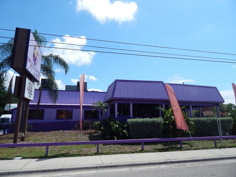 More Photos Of 2901 Tyrone Blvd, Saint Petersburg Restaurant For Sale