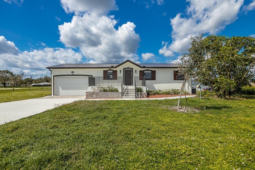 More Photos Of 21531 N River Rd, Alva Specialty For Sale