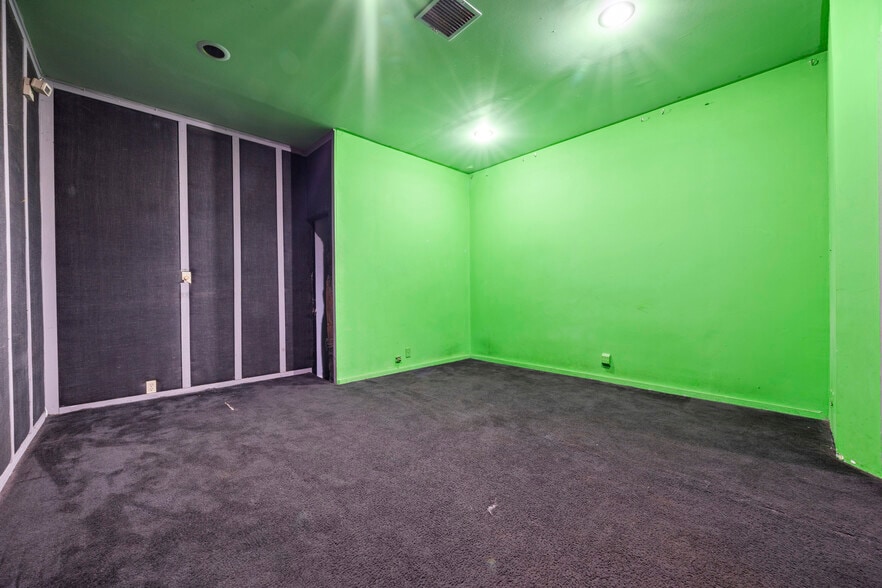 More Photos Of 4309 Crenshaw Blvd, Los Angeles Mixed Retail For Lease