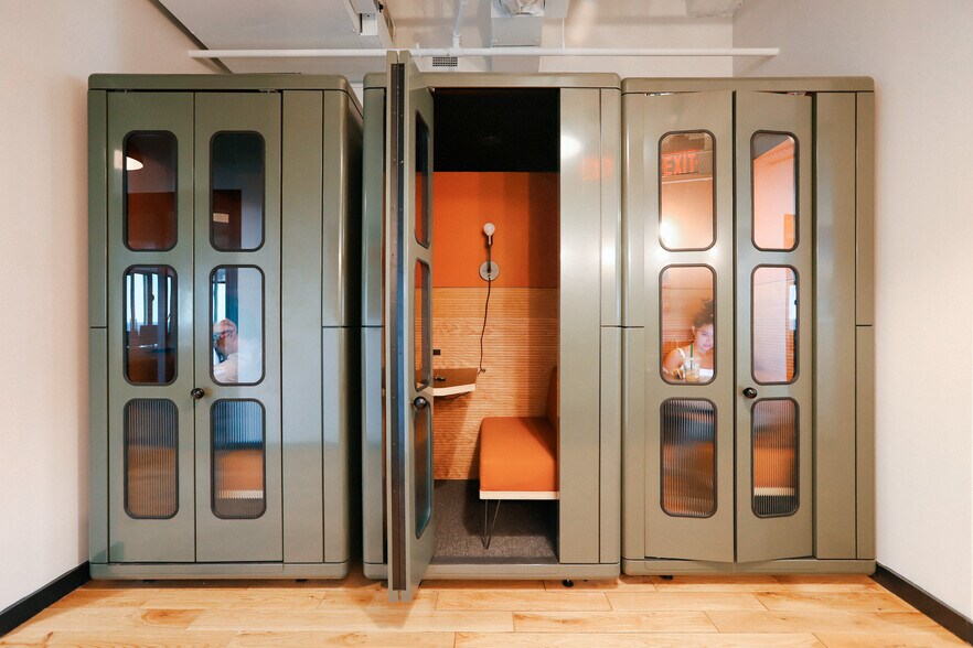 More Photos Of 3280 Peachtree Rd NE, Atlanta Coworking Space