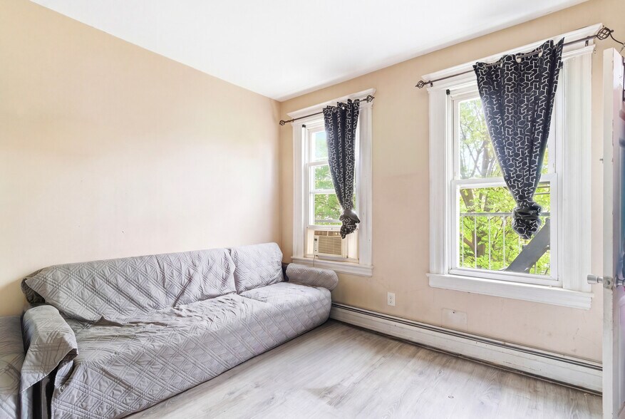More Photos Of 369 E Kinney St, Newark Apartments For Sale