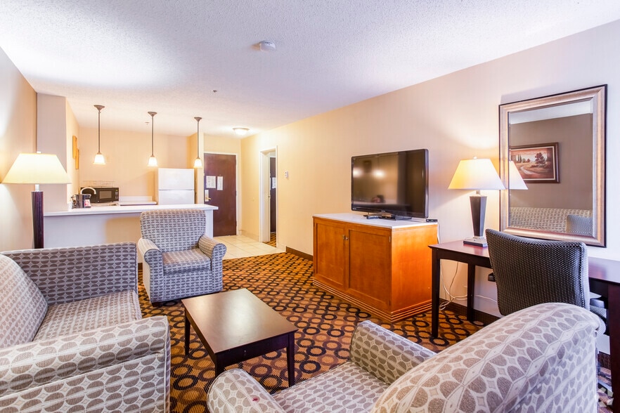 More Photos Of 441 Rio Concho Dr, San Angelo Hotel For Sale