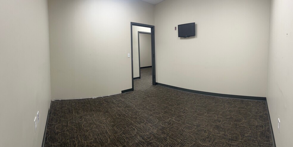 More Photos Of 2100 Aluminum Ave, Hampton Warehouse For Lease