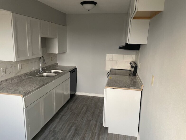 More Photos Of 124 W 8th St, Douglass Apartments For Sale