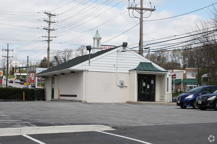 Primary Photo Of 1738 York Rd, Lutherville Timonium Bank For Sale