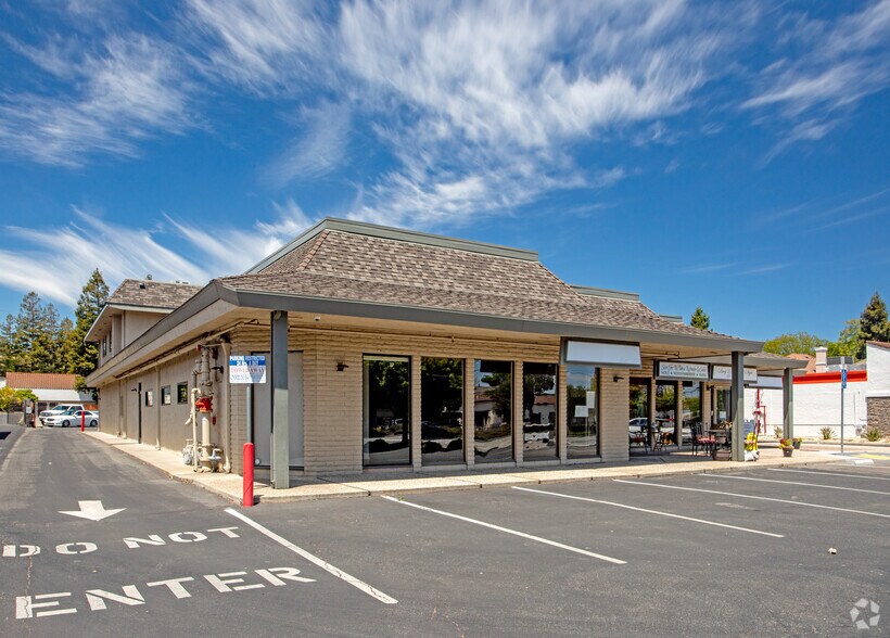 More Photos Of 12333 Saratoga Sunnyvale Rd, Saratoga Storefront Retail Office For Lease