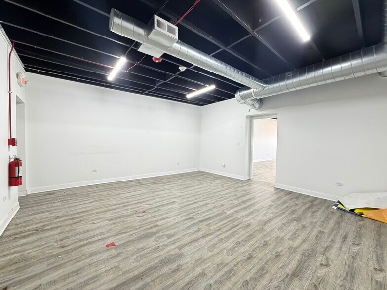 More Photos Of 3913 Sauk Trail, Richton Park Storefront Retail Residential For Sale
