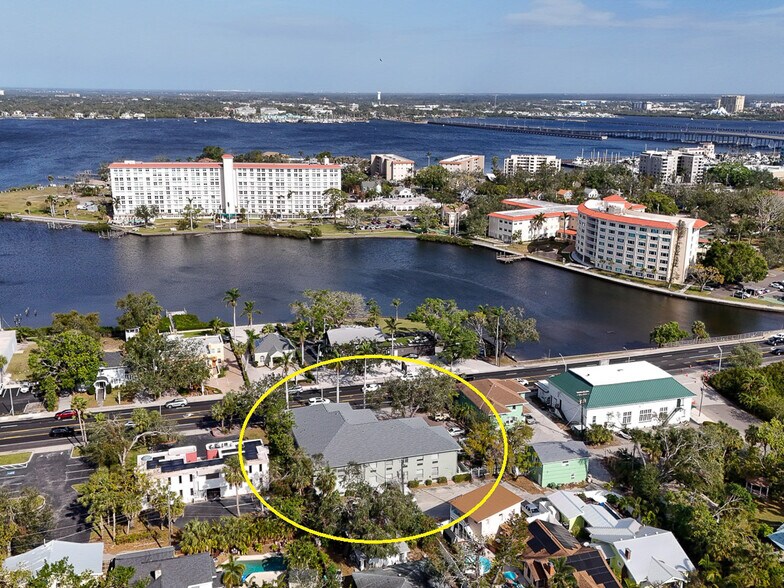 More Photos Of 1725 Manatee Ave, Bradenton Medical For Sale