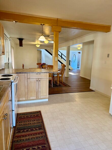 More Photos Of 142 NW Front St, Prairie City Specialty For Sale