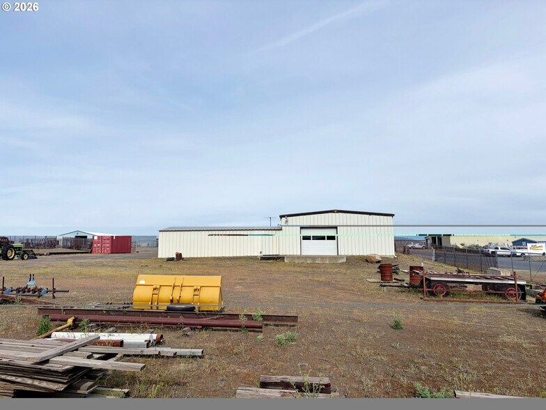 More Photos Of 30565 Oldfield St, Hermiston Industrial For Sale