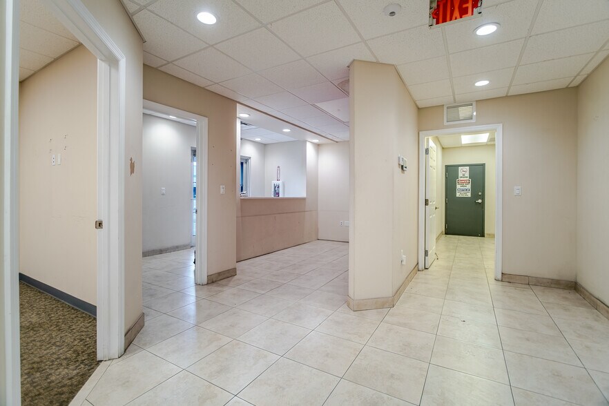 More Photos Of 1015 NW 72nd St, Miami Warehouse For Sale