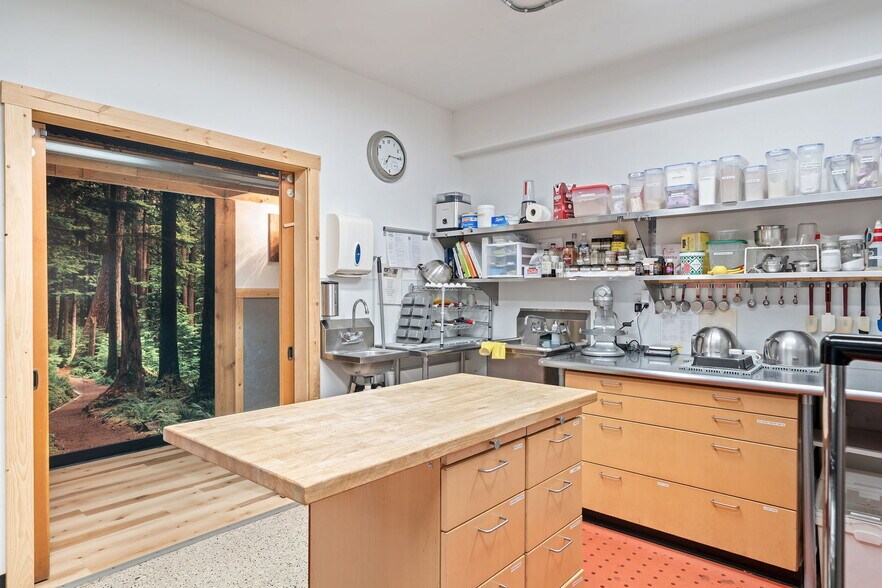 More Photos Of 101 Provence View Ln, Sequim Restaurant For Sale