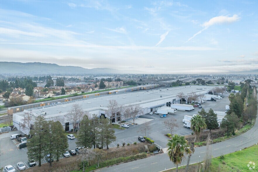 More Photos Of 200-230 Railroad Ave, Milpitas Unknown For Lease