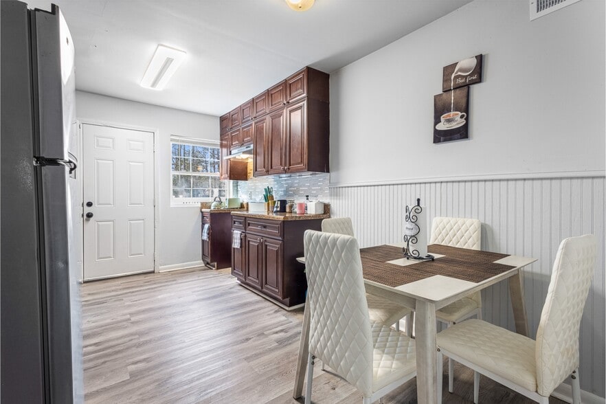 More Photos Of 1204-1216 Lakeview Dr NW, Conyers Multifamily For Sale