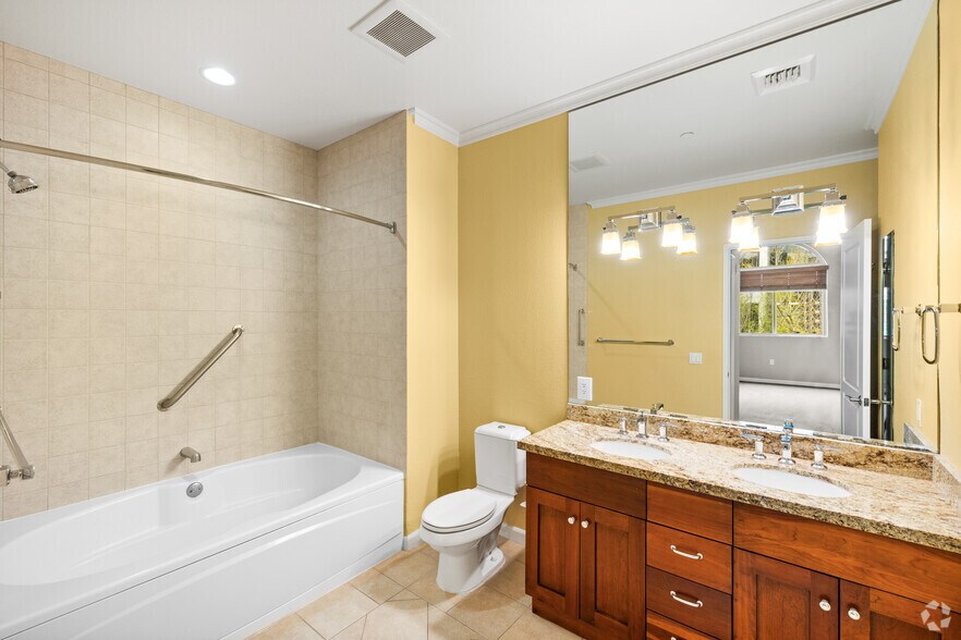 More Photos Of 16110 Ventura Blvd, Encino Apartments For Lease