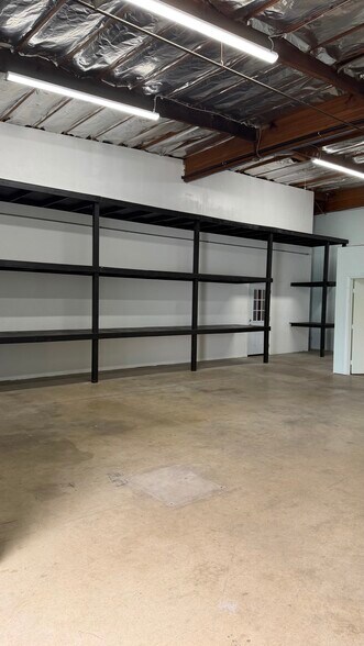 More Photos Of 148 W 32nd St, Los Angeles Land For Lease