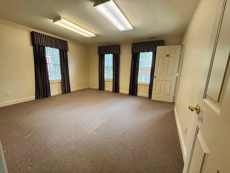 More Photos Of 25 Belden Ave, Norwalk Office For Lease