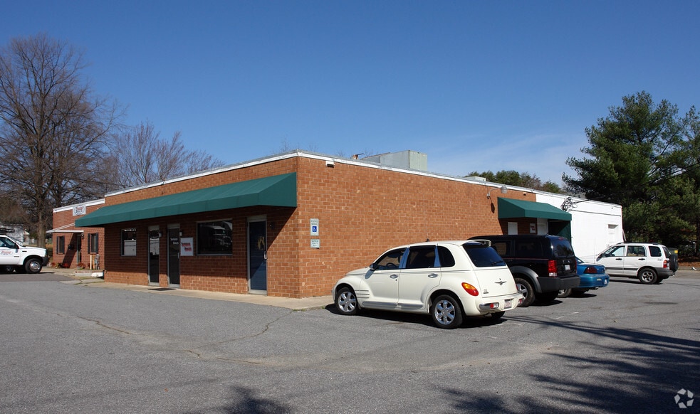 More Photos Of 309 Pineview Dr, Kernersville Office For Lease