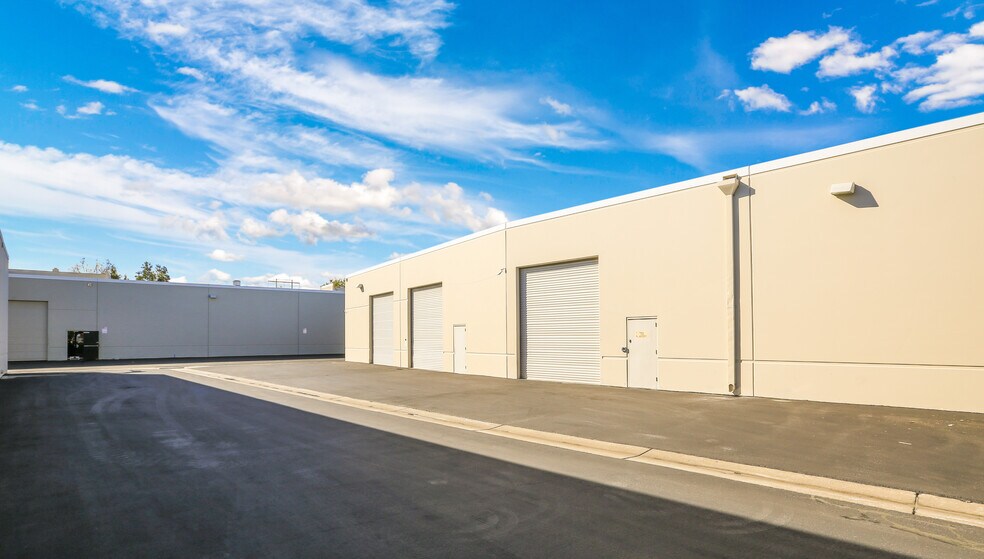 More Photos Of 15350 Fairfield Ranch Rd, Chino Hills Warehouse For Lease