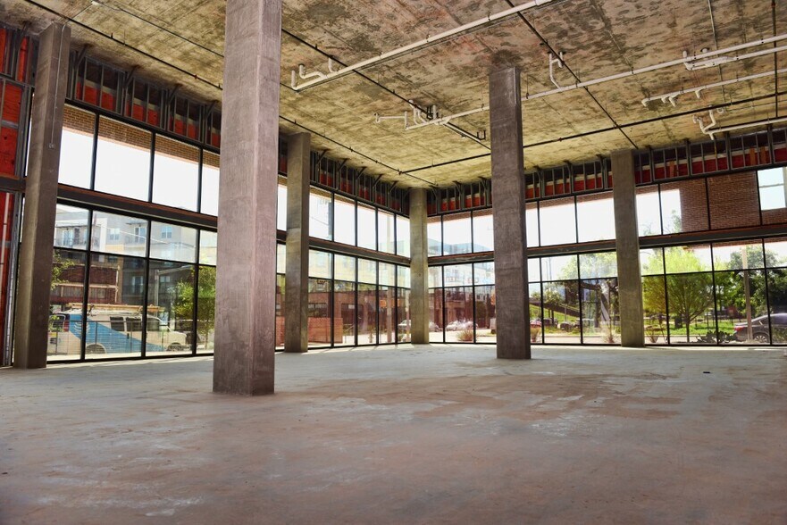 More Photos Of 1011 Broadway, San Antonio Apartments For Lease